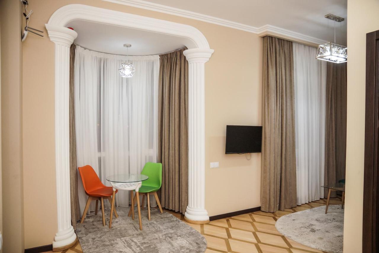Nice Apartments Tbilisi Bagian luar foto